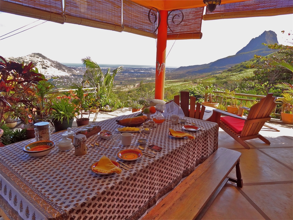 Exotic Dine and Wine at Beach